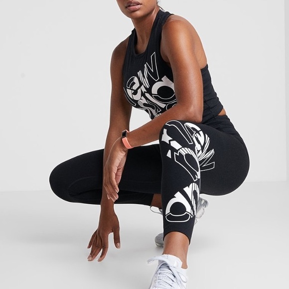 NB Relentless Crop Tank - Picture 2 of 7